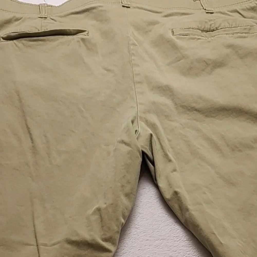 Lee X-Treme Comfort Men's Khaki Chino Pants Tan Straight Leg 39x30 Cotton blend
